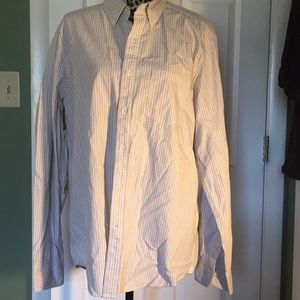 Men’s gap button down fitted shirt